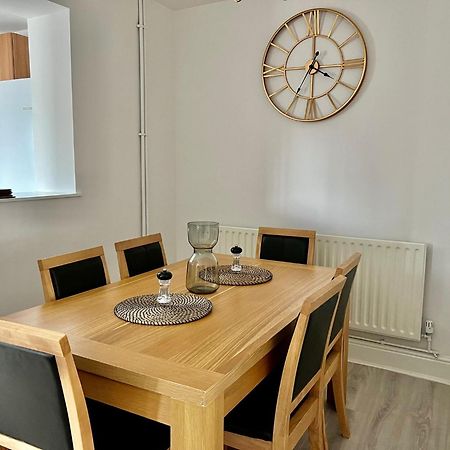 Executive 3 Bedroom Port Talbot Town Centre Margam Sleeps 7 מראה חיצוני תמונה