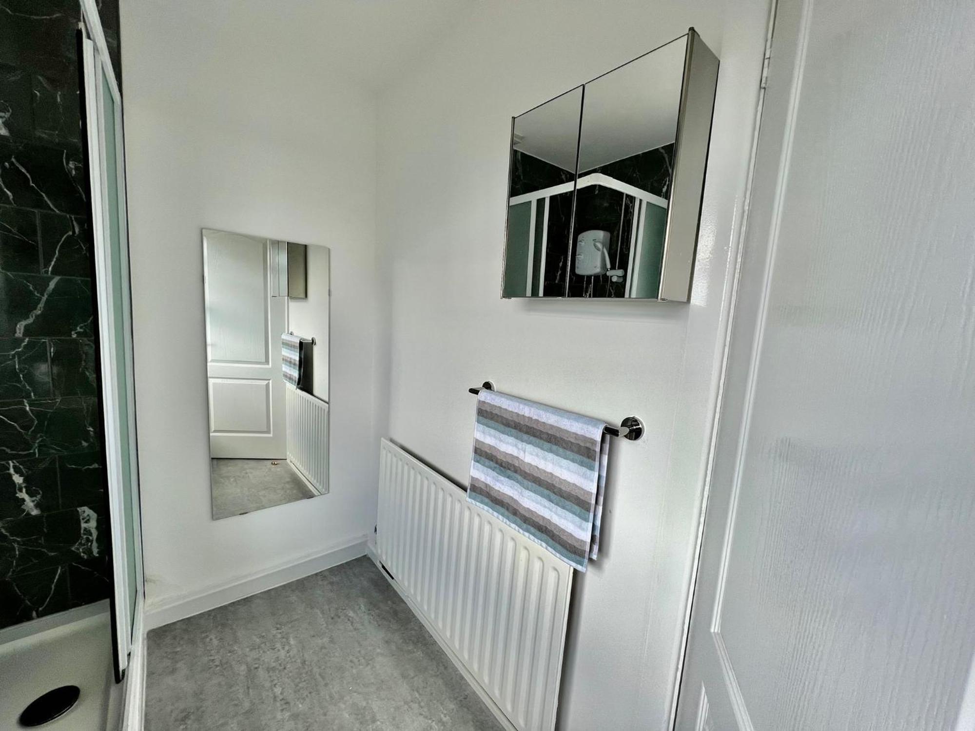 Executive 3 Bedroom Port Talbot Town Centre Margam Sleeps 7 מראה חיצוני תמונה